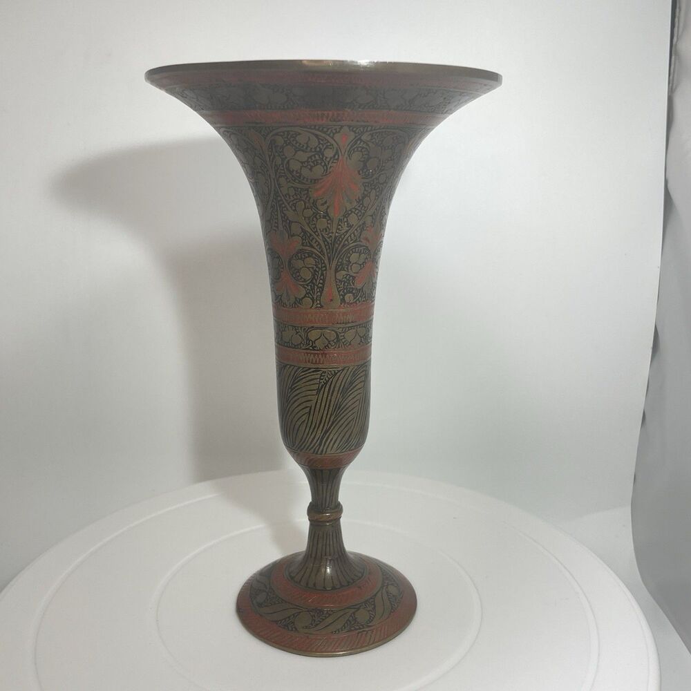 Vtg Indian Brass Trumpet Vase Hand Etched Champleve Enamel Red Black India 557 - Picture 3 of 10